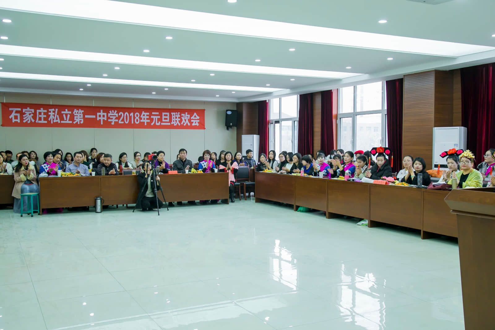 “青春飛揚，溫暖前行”我校成功舉辦2018年元旦聯(lián)歡會