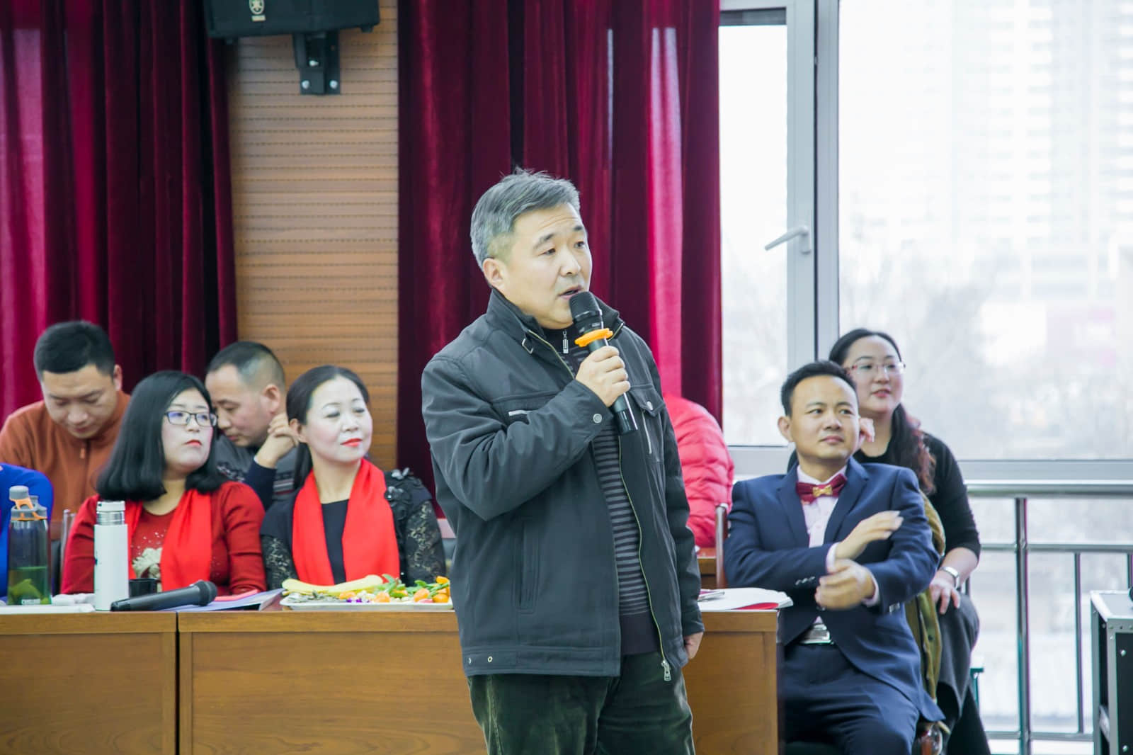“青春飛揚，溫暖前行”我校成功舉辦2018年元旦聯(lián)歡會