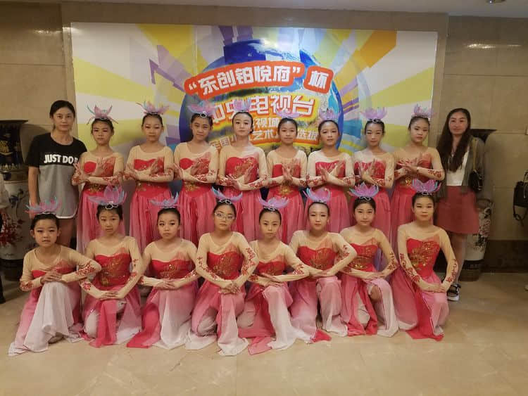 夢遠(yuǎn)方 心飛揚