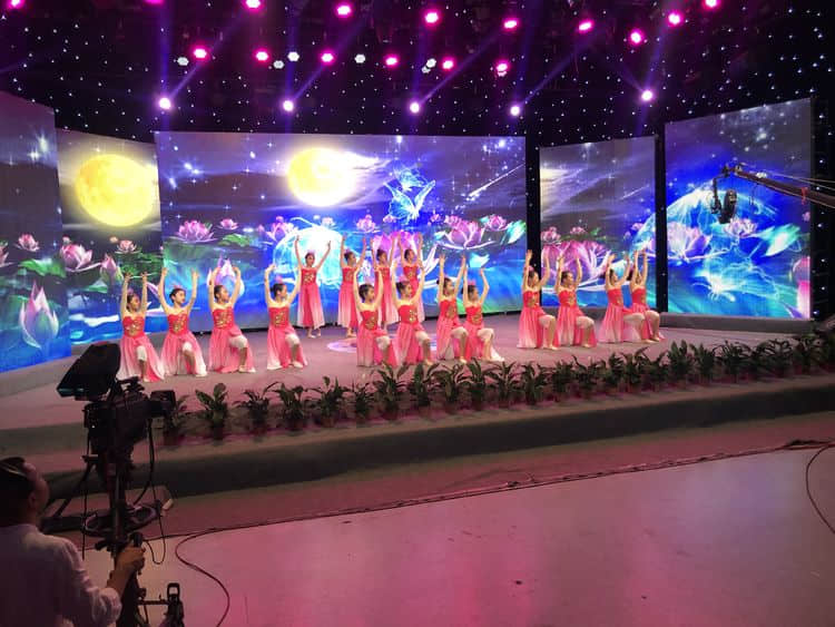 夢遠(yuǎn)方 心飛揚