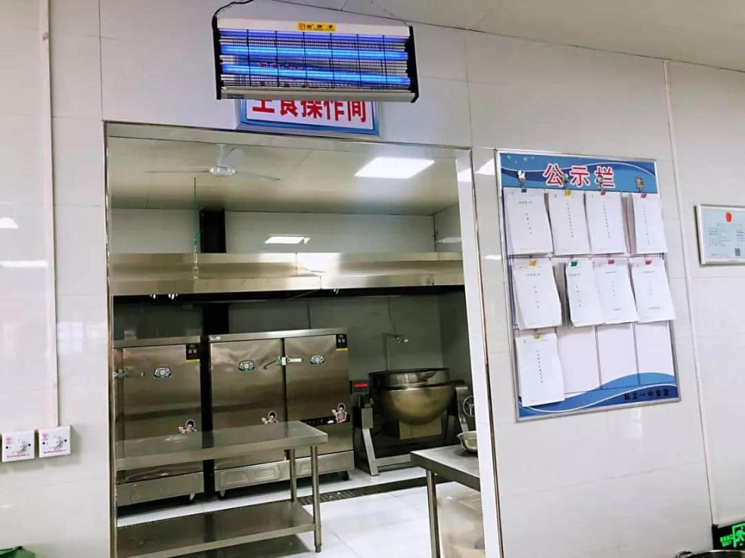 私立一中食堂衛(wèi)生安全專題會(huì)，打造放心食堂