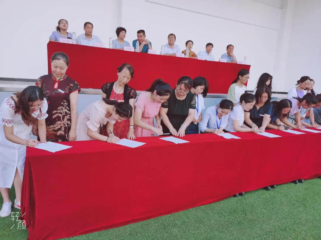 師徒結(jié)對(duì)攜手進(jìn)，以老帶新共成長(zhǎng)