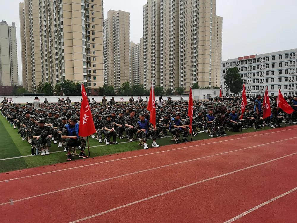 新的夢(mèng)想 揚(yáng)帆起航-石家莊私立第一中學(xué)秋季開(kāi)學(xué)典禮