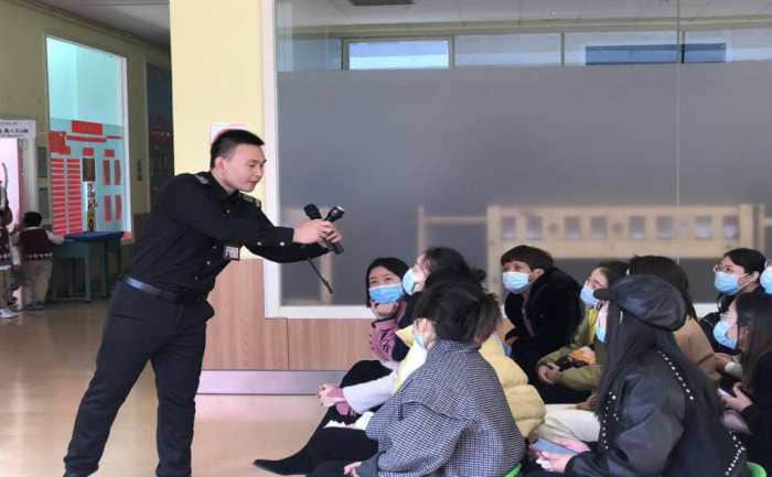 石家莊私立第一中學(xué)幼兒園“大手拉小手 幸福平安行”消防安全逃生親子演練活動圓滿成功！