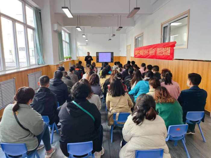 石家莊私立第一中學(xué)幼兒園“大手拉小手 幸福平安行”消防安全逃生親子演練活動圓滿成功！