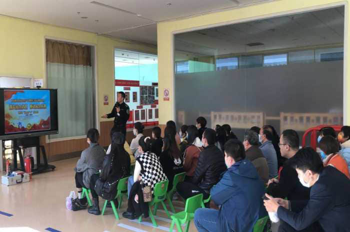 石家莊私立第一中學(xué)幼兒園“大手拉小手 幸福平安行”消防安全逃生親子演練活動圓滿成功！