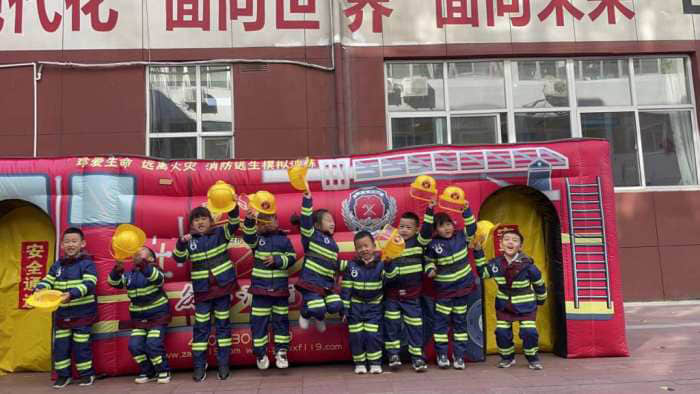 石家莊私立第一中學(xué)幼兒園“大手拉小手 幸福平安行”消防安全逃生親子演練活動圓滿成功！