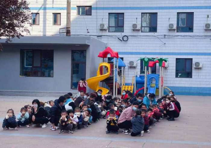 石家莊私立第一中學(xué)幼兒園“大手拉小手 幸福平安行”消防安全逃生親子演練活動圓滿成功！