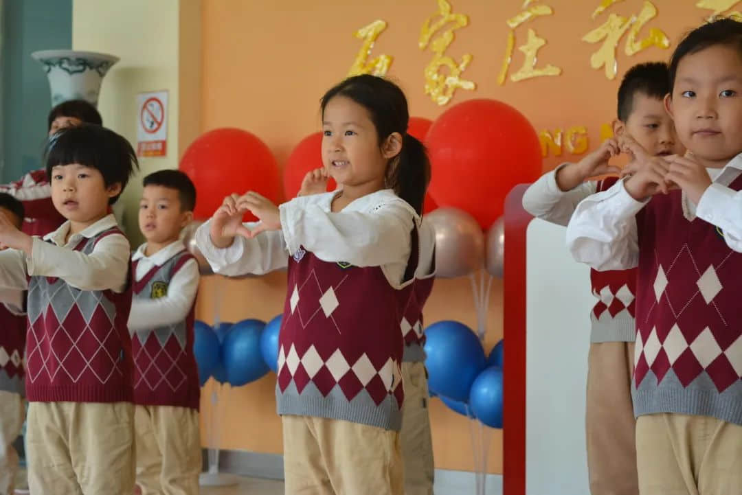 致敬最美逆行者 濃濃可敬天使情——私立一中附屬幼兒園護(hù)士節(jié)主題活動(dòng)