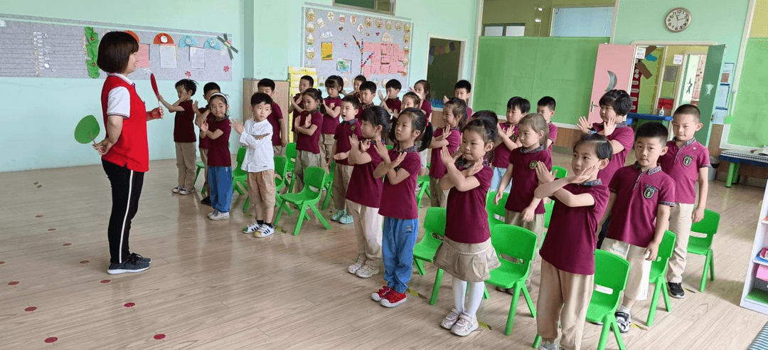 交通“小”常識(shí)，安全“大”教育--私立一中附屬幼兒園交通安全主題教育活動(dòng)