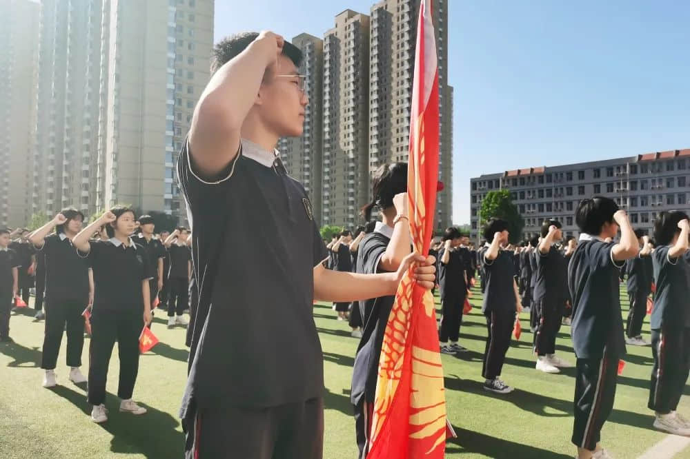 憶往昔崢嶸歲月 展未來續(xù)寫輝煌丨石家莊私立第一中學(xué)初三畢業(yè)典禮暨中考沖刺動員大會