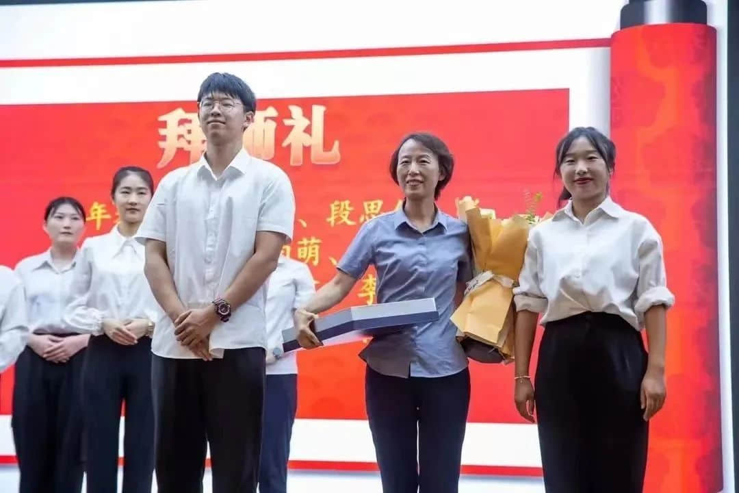 【2023?新年賀詞】心懷美好 讓夢發(fā)光｜石家莊私立一中附屬小學(xué)校長新年致辭