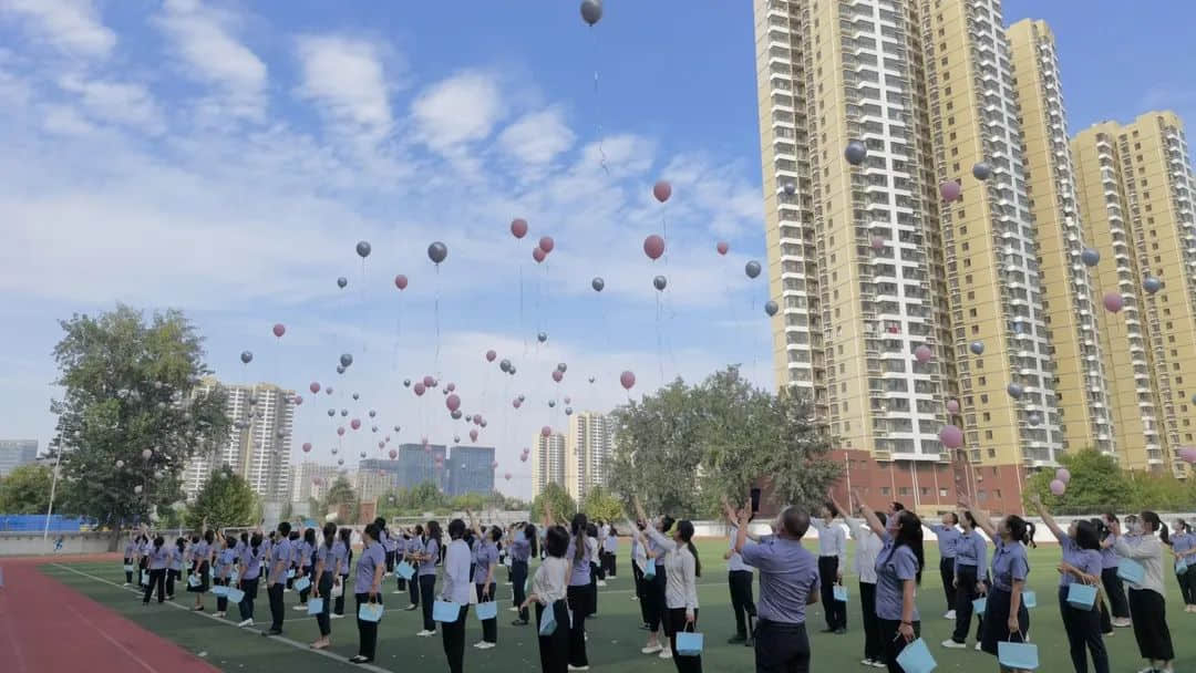 【2023?新年賀詞】心懷美好 讓夢發(fā)光｜石家莊私立一中附屬小學(xué)校長新年致辭