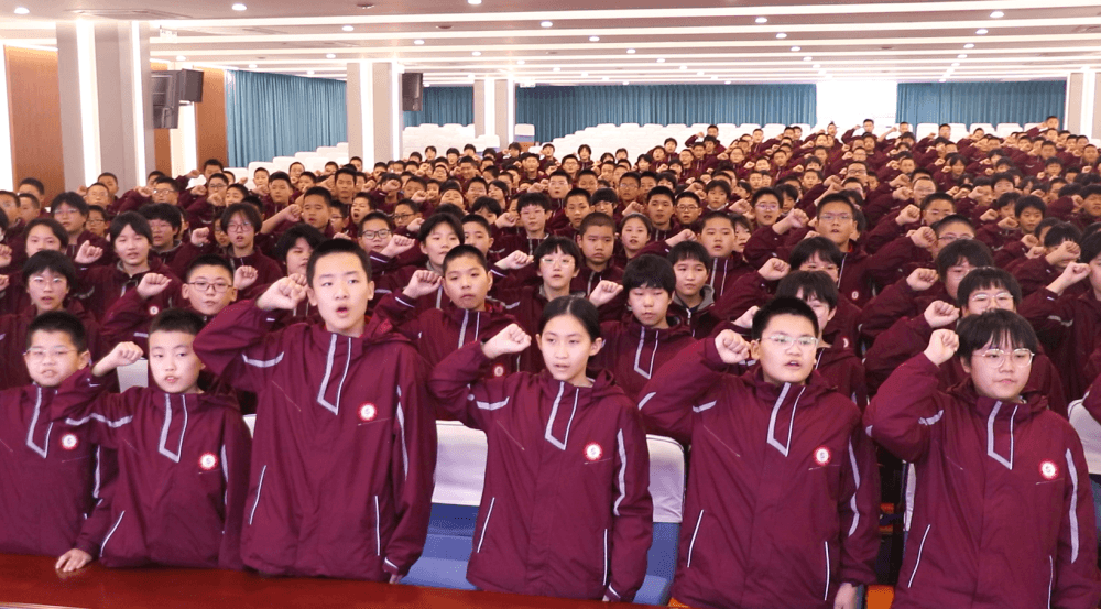 厲兵秣馬 賡續(xù)未來(lái)丨私立一中各年級(jí)召開(kāi)期末表彰大會(huì)暨成績(jī)分析會(huì)