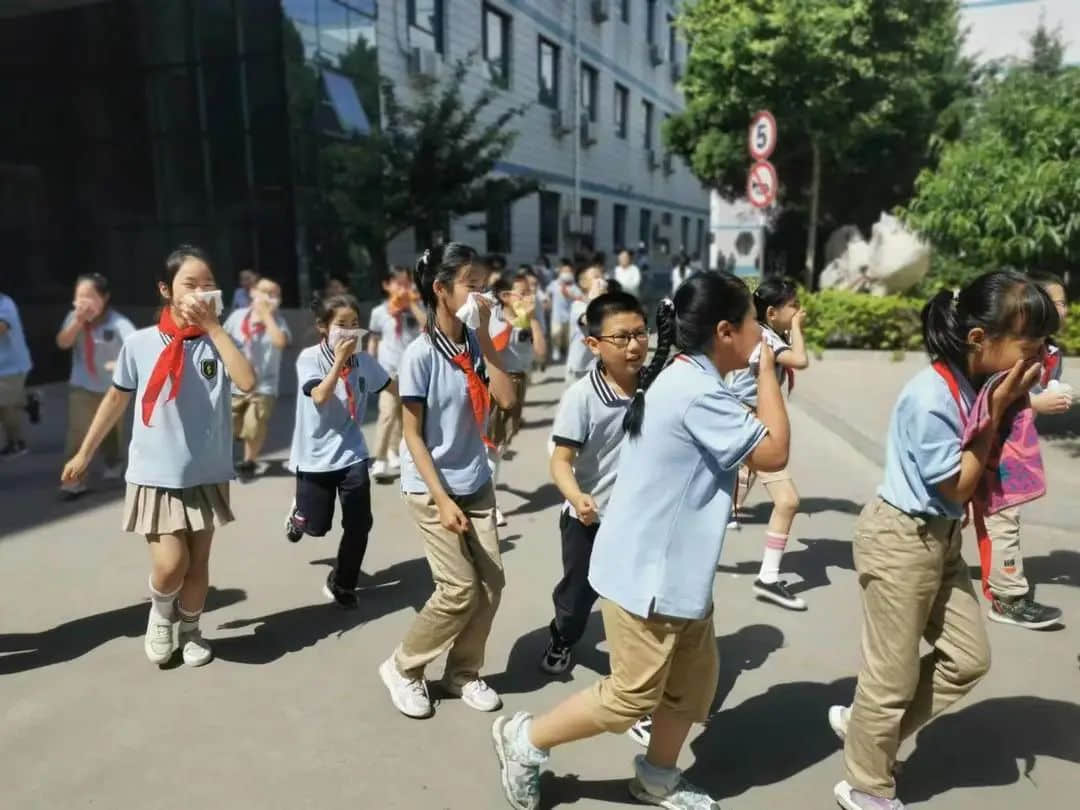 【立小?校園安全】筑牢安全防線 生命重于泰山｜消防安全應急疏散演練