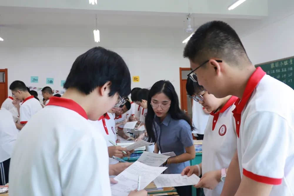 師者如光 微以致遠(yuǎn)丨記我校優(yōu)秀班主任--樊璐瑤