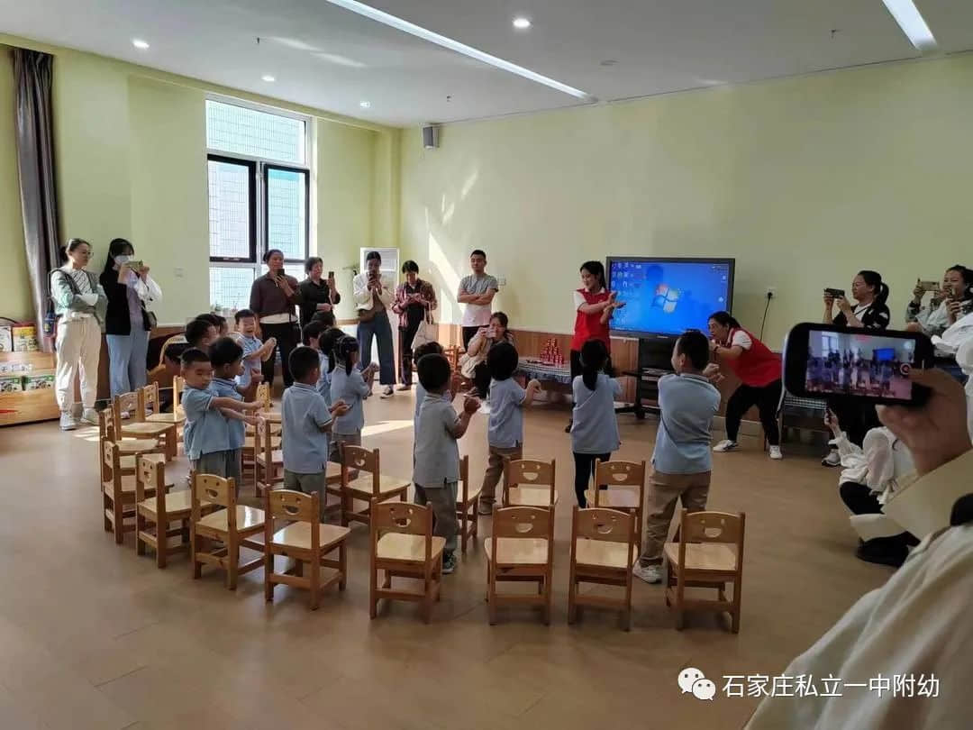 半日陪伴 見證成長(zhǎng)—石家莊私立第一中學(xué)幼兒園家長(zhǎng)開放日活動(dòng)