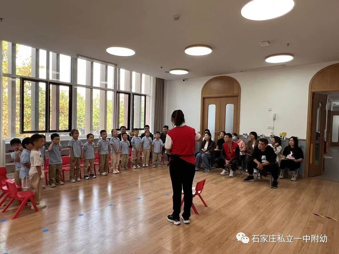 半日陪伴 見證成長(zhǎng)—石家莊私立第一中學(xué)幼兒園家長(zhǎng)開放日活動(dòng)