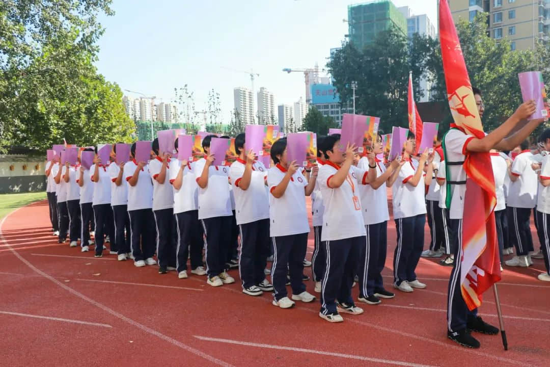 用激情迎接晨光 以書聲追逐夢想丨高一年級(jí)激情早讀震撼來襲！
