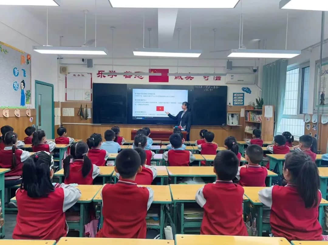 【立小?成長四禮】筑夢新時代 爭做好隊員｜石家莊私立一中附屬小學2022級入隊儀式