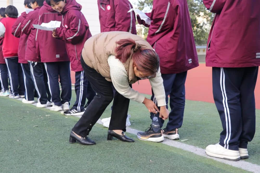 用愛(ài)驅(qū)寒意 用情暖校園丨今日凌晨私立一中全面供暖