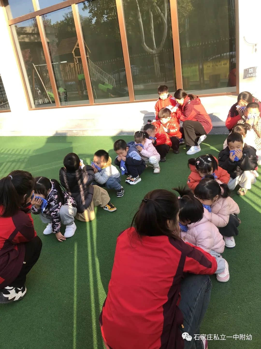 【幼之育】消防零距離 安全伴童行——私立一中幼兒園消防逃生演練活動(dòng)