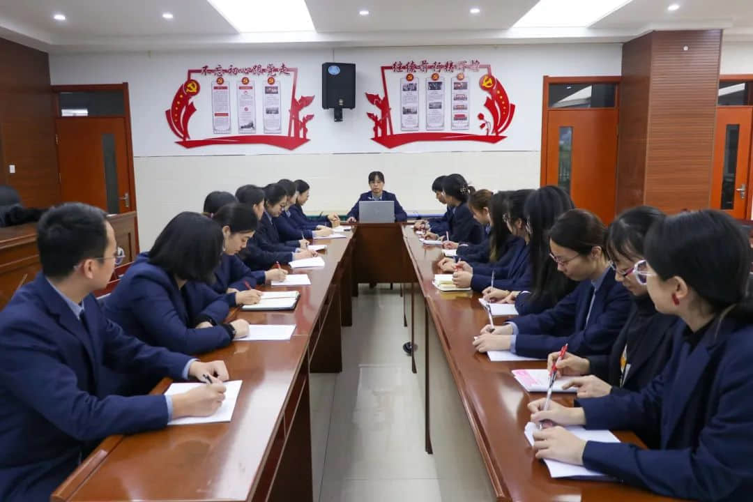 榜樣領航 逐夢前行丨初三年級期中考試表彰催人奮進