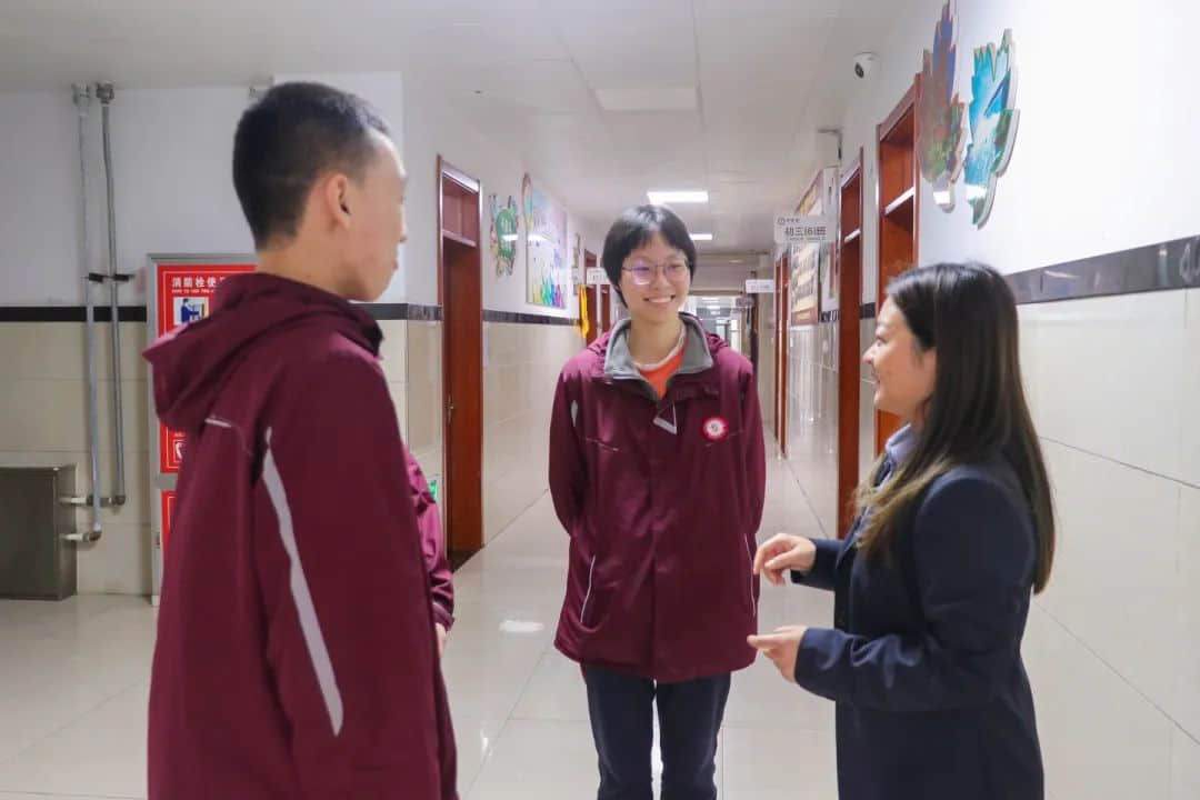 榜樣領航 逐夢前行丨初三年級期中考試表彰催人奮進