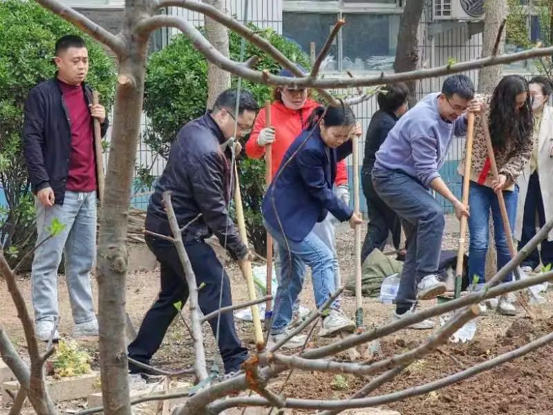 【立小?生命教育】尋味種植園 探秘中草藥｜三年級百草園種植課程開啟儀式