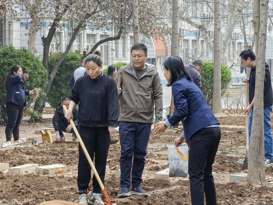 【立小?生命教育】尋味種植園 探秘中草藥｜三年級百草園種植課程開啟儀式