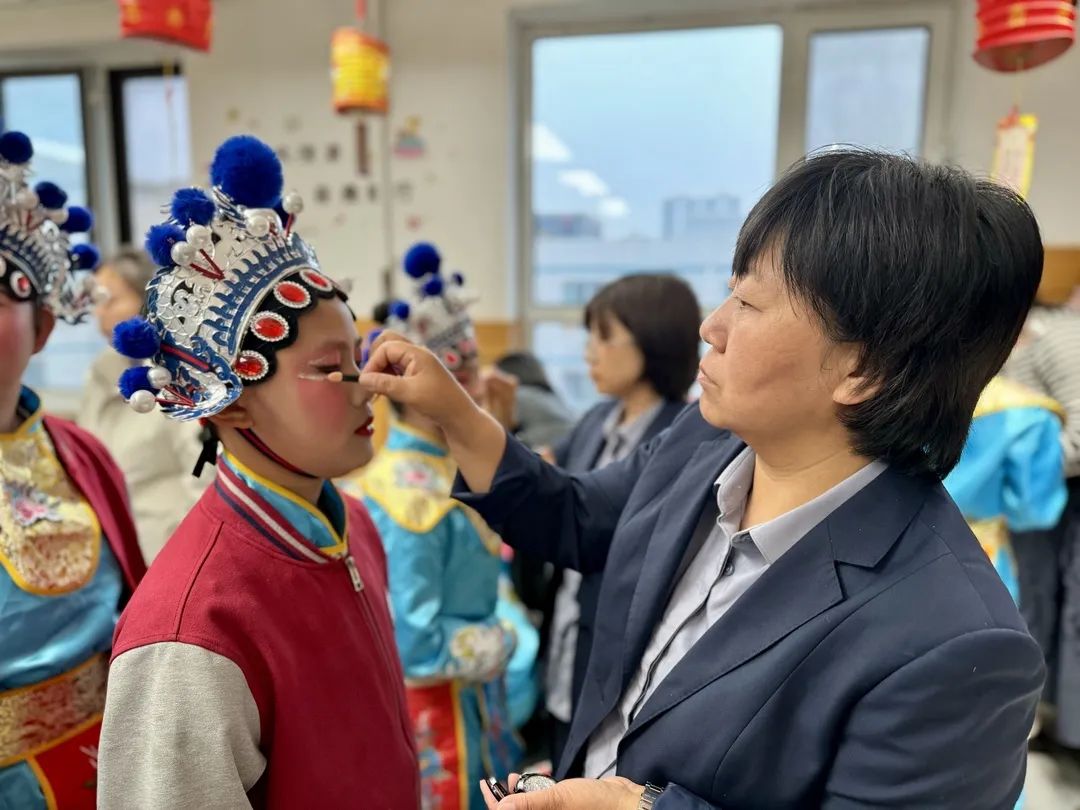 【立小?五立德育】藝起舞動 國韻生香︱高新區(qū)運(yùn)動會立小大型戲曲操紀(jì)實(shí)