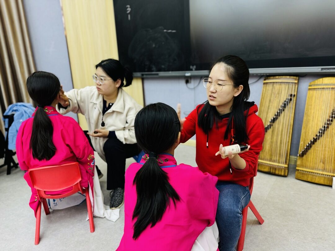 【立小?五立德育】藝起舞動 國韻生香︱高新區(qū)運(yùn)動會立小大型戲曲操紀(jì)實(shí)