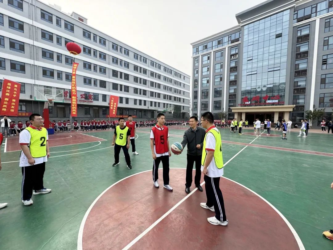火紅青春 迎“籃”而上 丨石家莊私立第一中學(xué)第二屆“輝煌杯”籃球藝術(shù)節(jié)圓滿舉行
