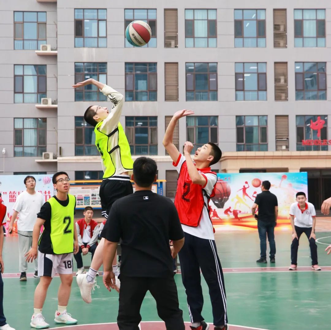火紅青春 迎“籃”而上 丨石家莊私立第一中學(xué)第二屆“輝煌杯”籃球藝術(shù)節(jié)圓滿舉行