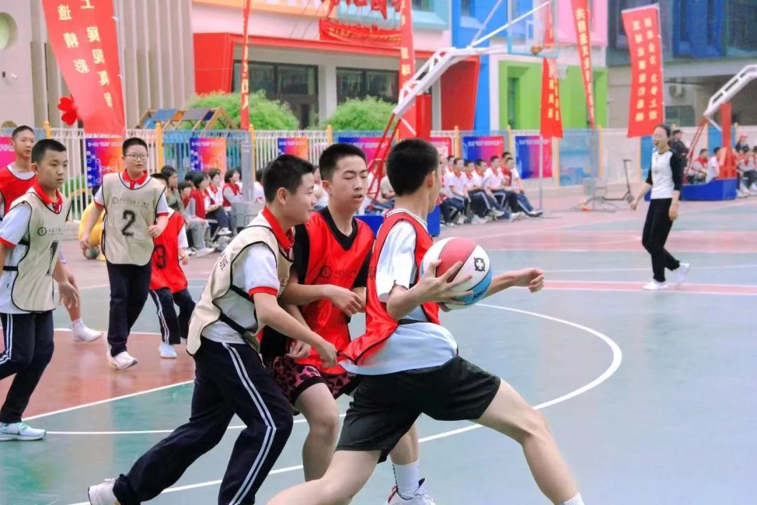 火紅青春 迎“籃”而上 丨石家莊私立第一中學(xué)第二屆“輝煌杯”籃球藝術(shù)節(jié)圓滿舉行