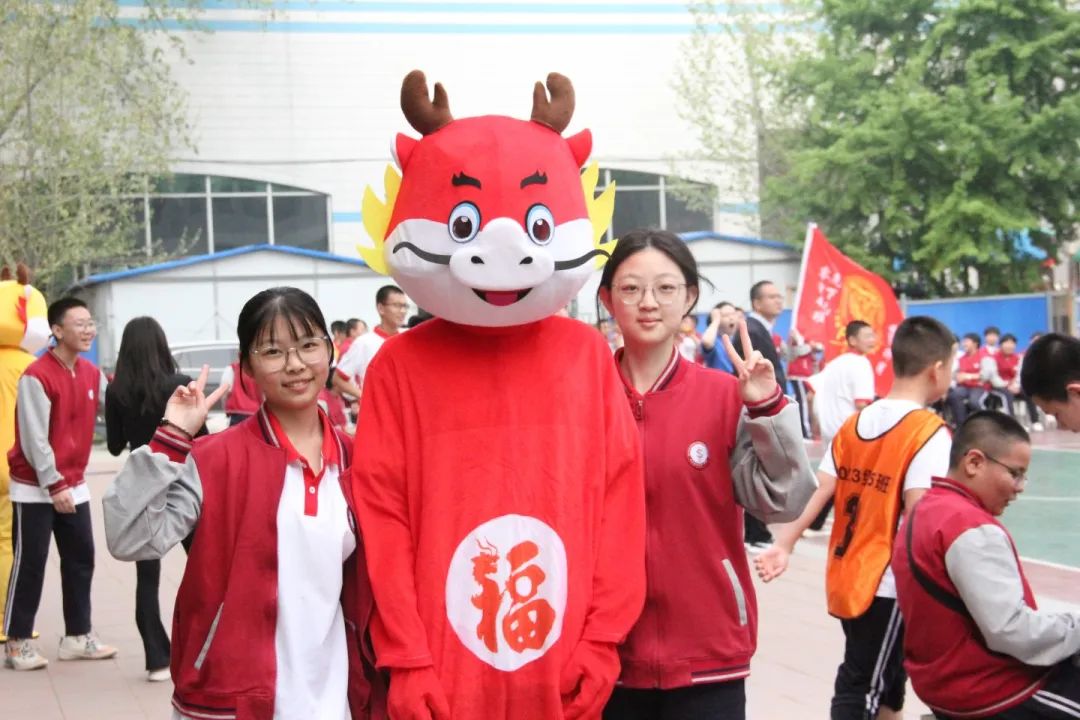火紅青春 迎“籃”而上 丨石家莊私立第一中學(xué)第二屆“輝煌杯”籃球藝術(shù)節(jié)圓滿舉行