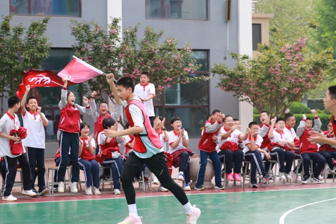 火紅青春 迎“籃”而上 丨石家莊私立第一中學(xué)第二屆“輝煌杯”籃球藝術(shù)節(jié)圓滿舉行