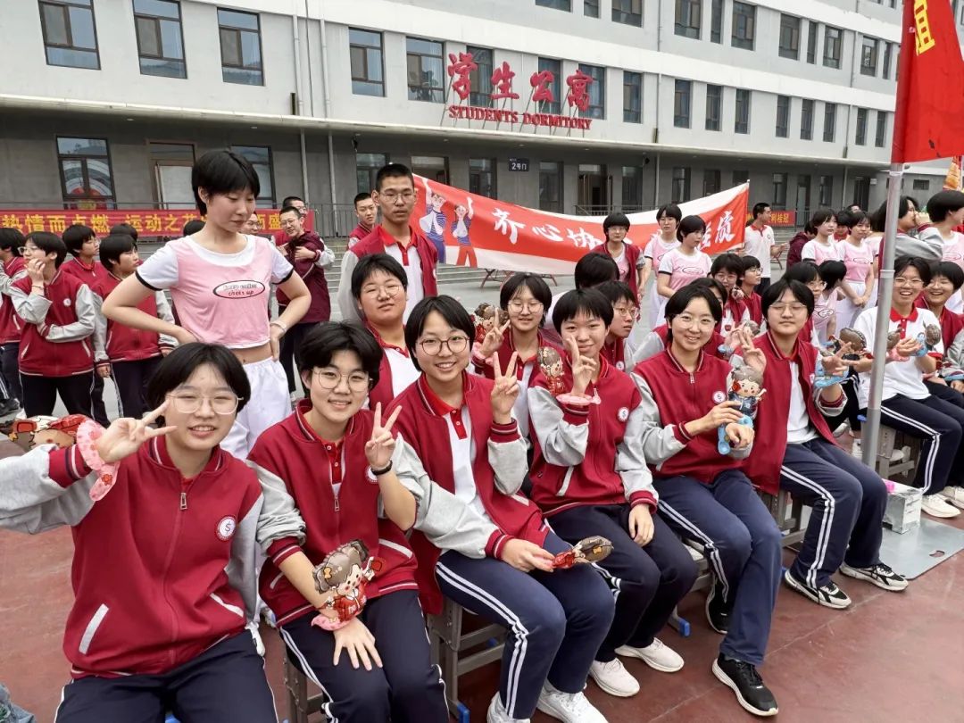 火紅青春 迎“籃”而上 丨石家莊私立第一中學(xué)第二屆“輝煌杯”籃球藝術(shù)節(jié)圓滿舉行