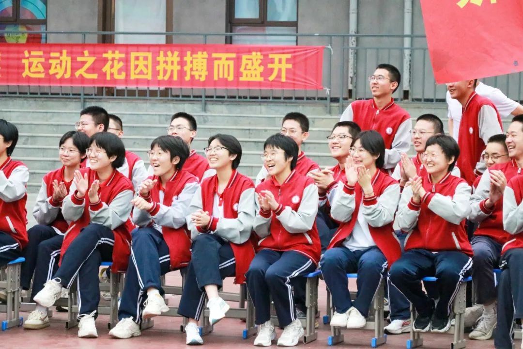 火紅青春 迎“籃”而上 丨石家莊私立第一中學(xué)第二屆“輝煌杯”籃球藝術(shù)節(jié)圓滿舉行