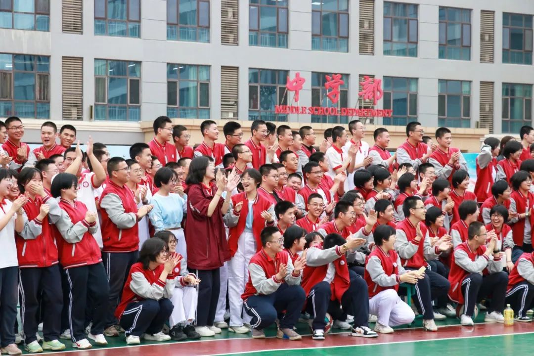 火紅青春 迎“籃”而上 丨石家莊私立第一中學(xué)第二屆“輝煌杯”籃球藝術(shù)節(jié)圓滿舉行