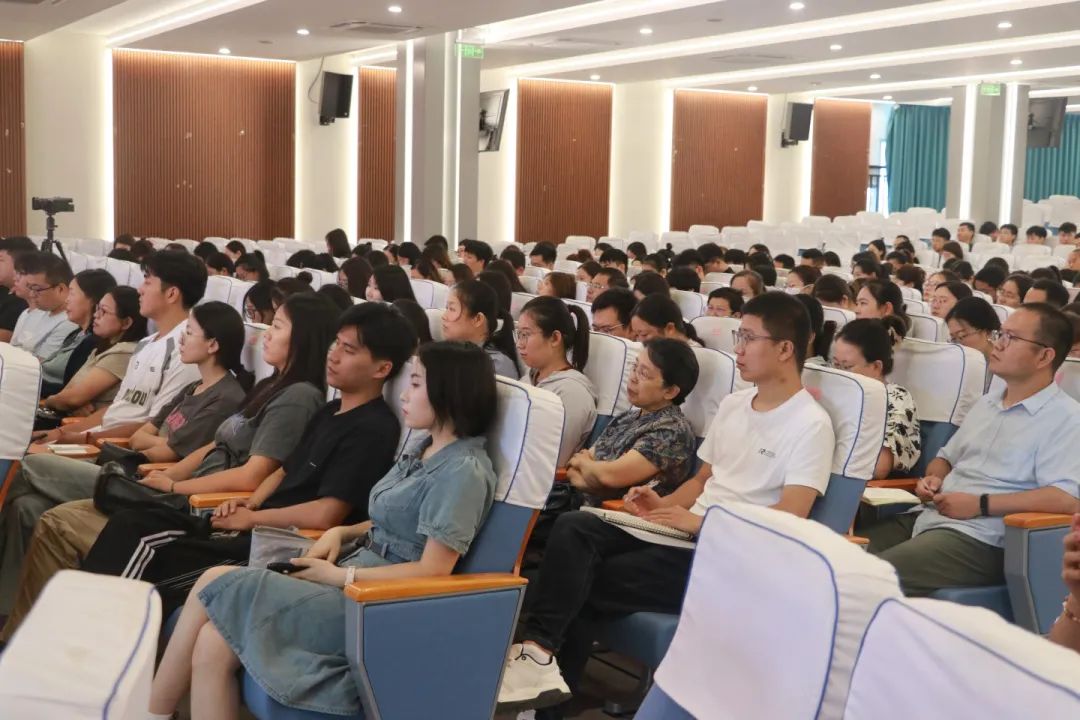 培訓(xùn)賦能踏新程 踔厲獨行續(xù)輝煌丨石家莊私立第一中學(xué)暑期全員培訓(xùn)紀(jì)實
