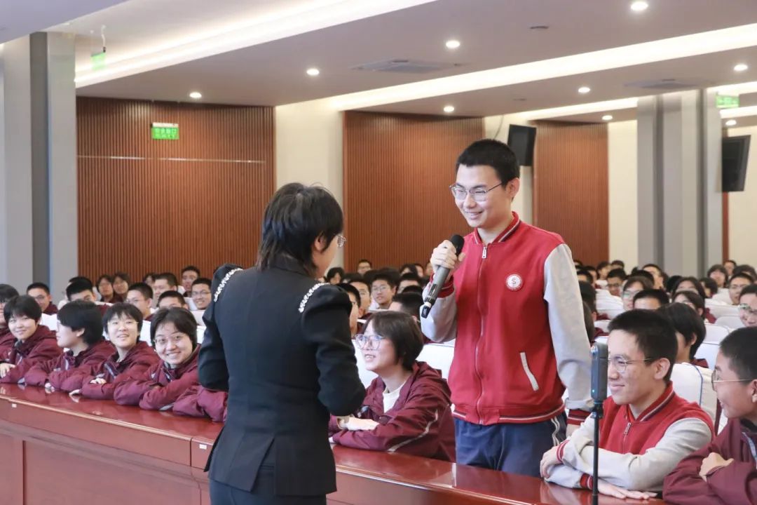 青少年也能有大格局丨中國傳媒大學張鸝教授到我校開展專題講座