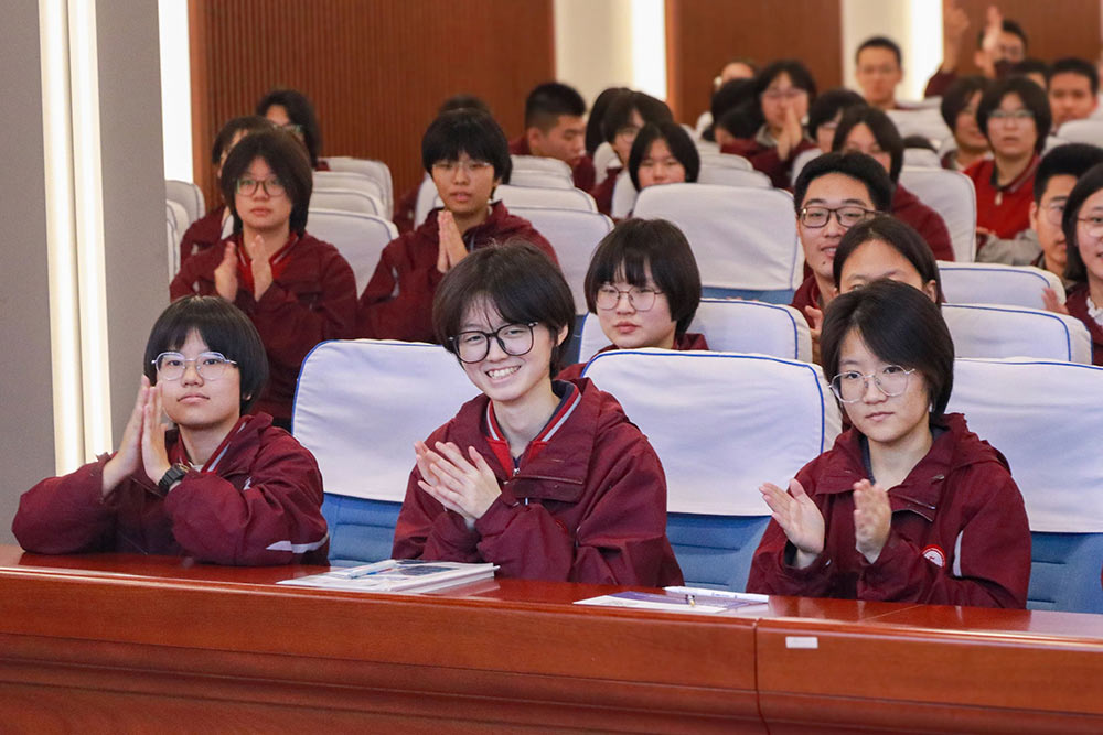 青少年也能有大格局丨中國傳媒大學張鸝教授到我校開展專題講座