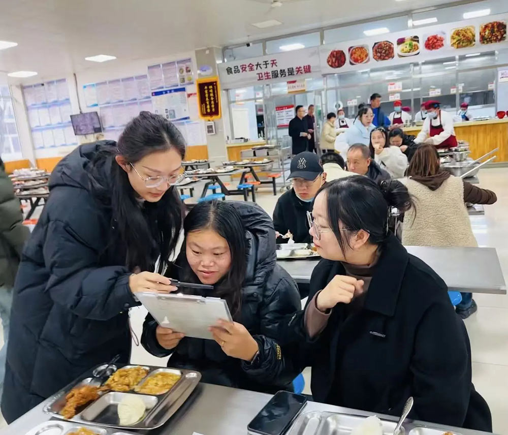 【立小 ? 家校共育】美好“食”光 與愛同在 | 第一學(xué)期家長陪餐紀(jì)實(shí)