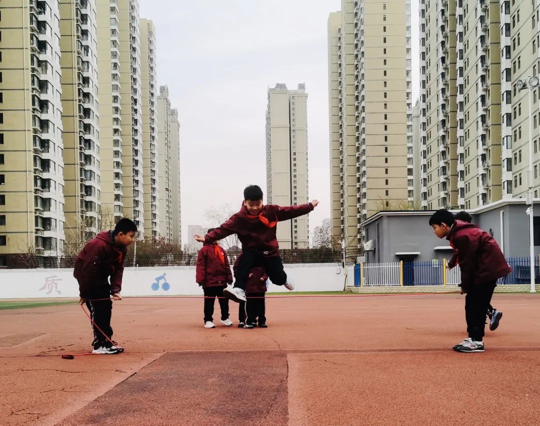 【立小 ? 體育】躍動(dòng)三跳 炫彩冬日｜三跳運(yùn)動(dòng)會(huì)綻放立小