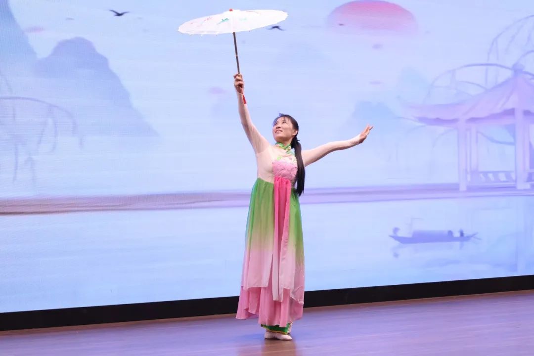 匠心筑夢(mèng)齊奮進(jìn)? 踔厲篤行譜華章丨石家莊私立第一中學(xué)2025年會(huì)盛典