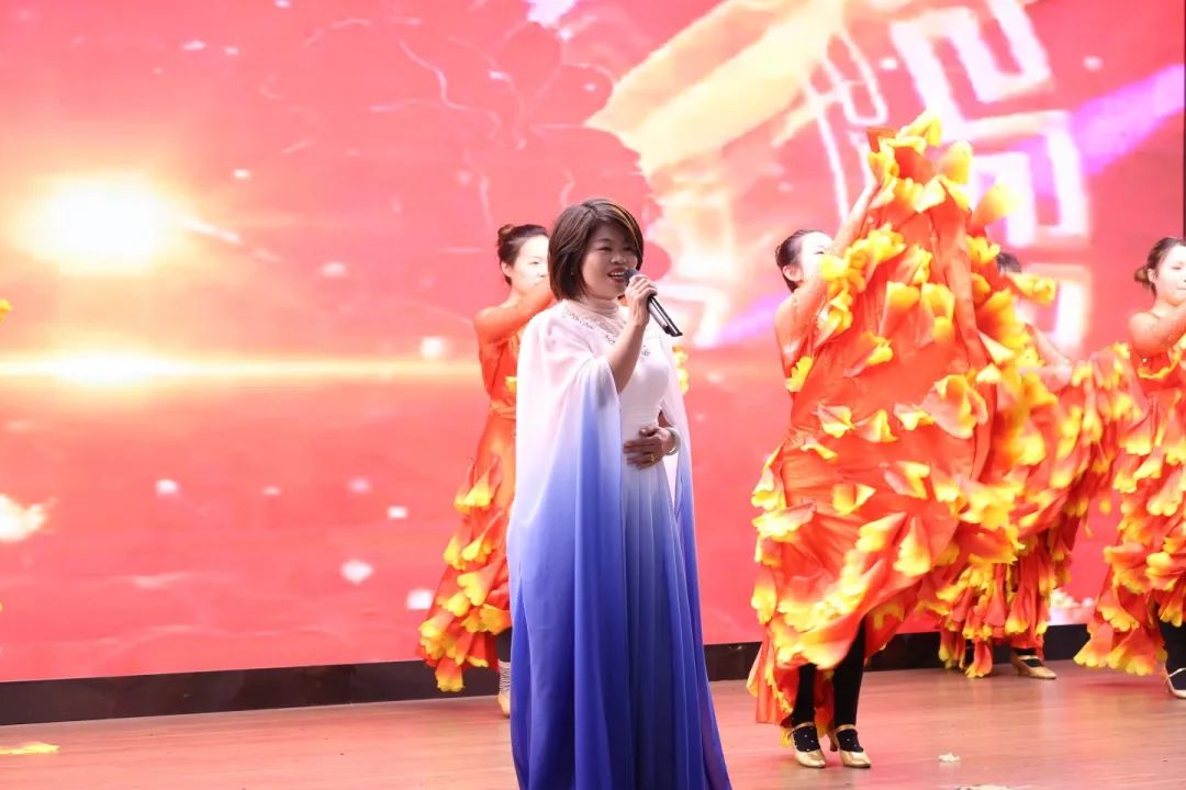 匠心筑夢(mèng)齊奮進(jìn)? 踔厲篤行譜華章丨石家莊私立第一中學(xué)2025年會(huì)盛典