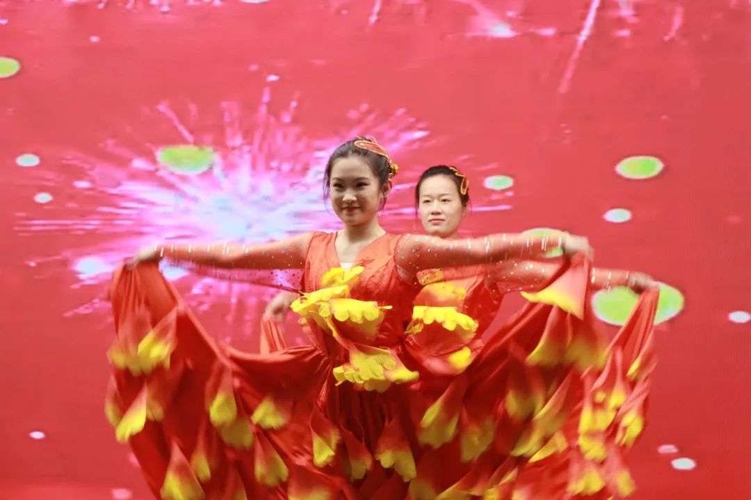 匠心筑夢(mèng)齊奮進(jìn)? 踔厲篤行譜華章丨石家莊私立第一中學(xué)2025年會(huì)盛典