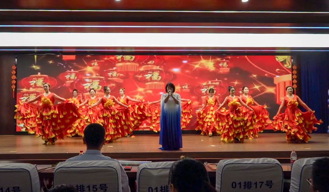 匠心筑夢(mèng)齊奮進(jìn)? 踔厲篤行譜華章丨石家莊私立第一中學(xué)2025年會(huì)盛典