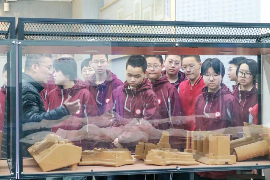 私立一中學(xué)子走進(jìn)清華丨逐夢(mèng)頂尖學(xué)府，點(diǎn)燃青春夢(mèng)想！